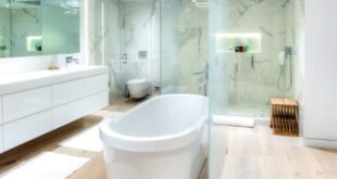 Tips Menata Kamar Mandi Ukuran Besar